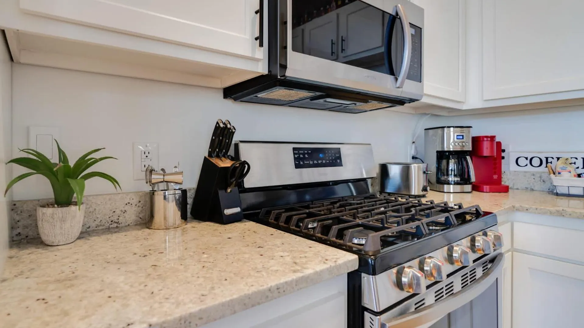 Classic Louisville Home With Contemporary Upgrades 0*,  ארצות הברית